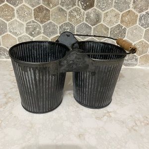 Super cute Rustic farmhouse utensil holder